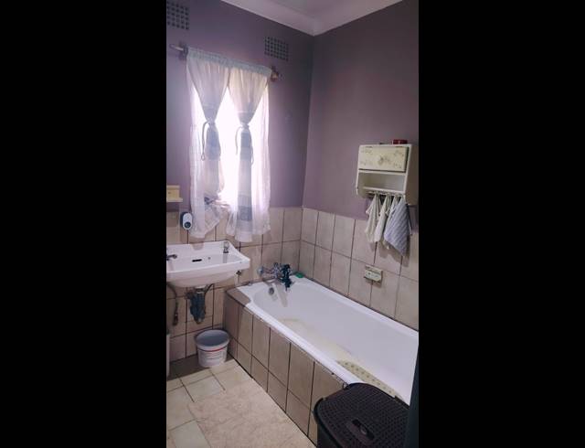 2 BEDROOM HOUSE TO LET IN SONLAND PARK
